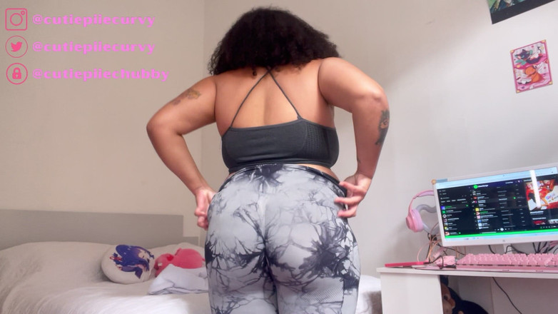 Cutiepiie Chubby: Bbw thử quần legging trong phòng tập thể dục