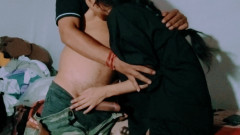 Saraswati: Chci mobil svého nevlastního otce Udělám cokoli