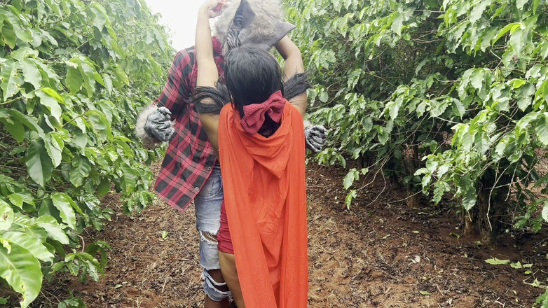 Jony PikaDmel: Velký zlý vlk potká Karkulku v lese a sežere ji....