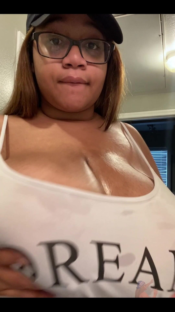 Biggdebbie solo: Good Morning From These Milky Jugs