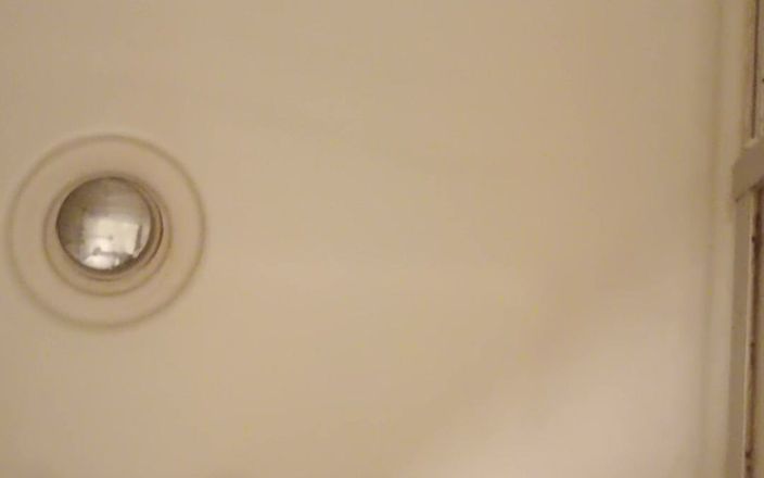Ed Eden: Ducha cumming