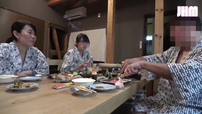 Japanese Hentai Matings: Taboo villa melarikan diri dengan wanita yang sudah menikah dari...