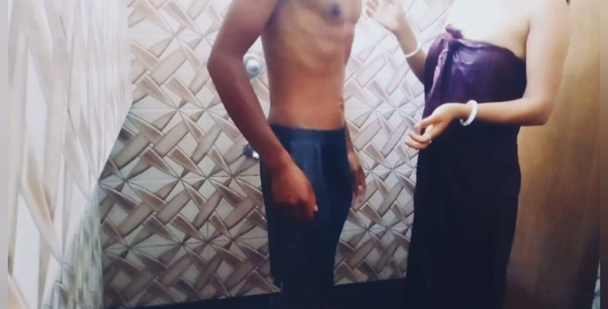 Teensex: Big Titted Bhabi Shows Me Her Perfect Pussy and Lets...