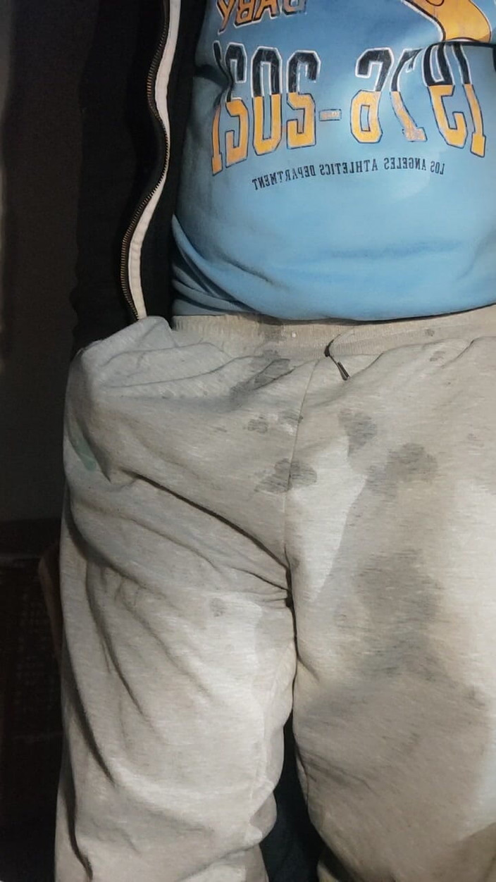 SmokedAlloy2: Dj-bro pipi și jocuri cu șosete murdare.... Ciocan pe el!