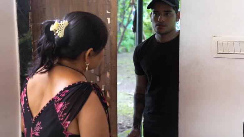 Aaka: Sexo romántico hardcore indio con Coustmer India caliente