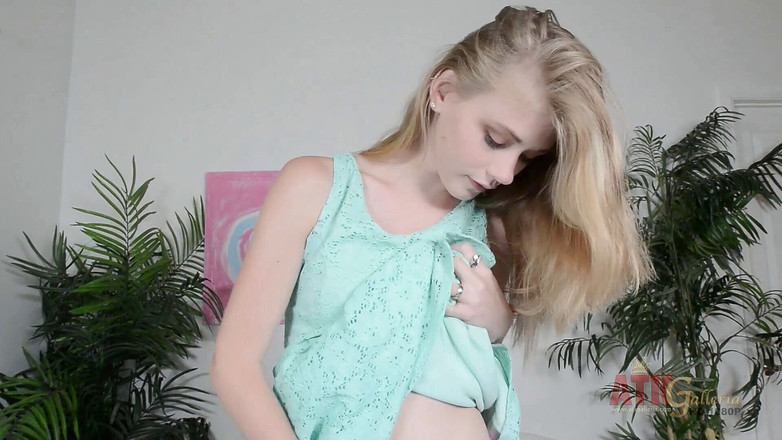 ATK Solo: Hannah Hays ama masturbarsi