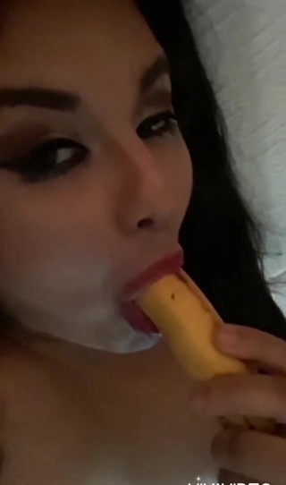 Miss Madii: Bayan madii muz oral seks ses yok