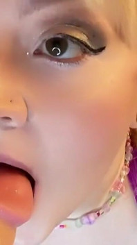 Squirting Dildo eksploduje na twarzy