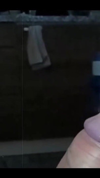 Hete pijpbeurt plagen met tong! Ze likt het als een lolly!
