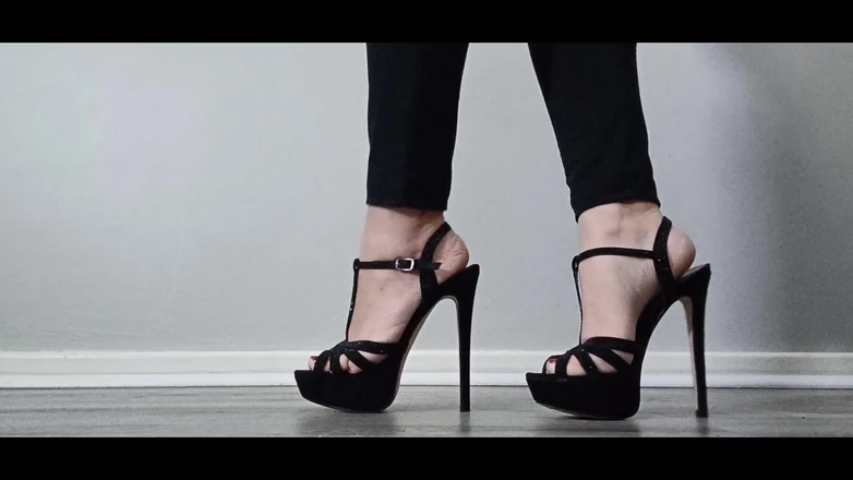 Kinky Lyrical: Gorgeous Strappy Stilettos and Feet