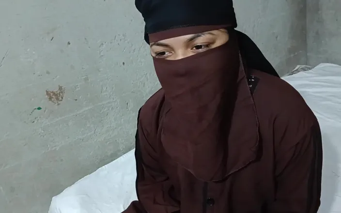Dearshivani: Muslim Girl Gives Gift to House Owner