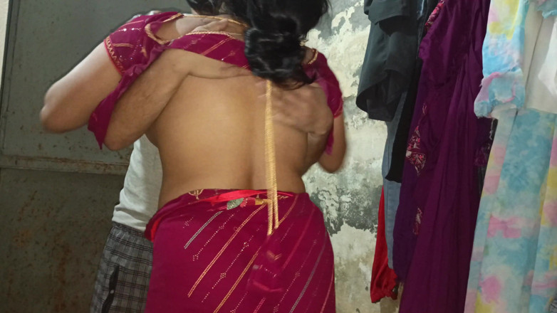 Pinkyrani2333: Pinky India è stata scopata in Sari e camicetta per tutta...