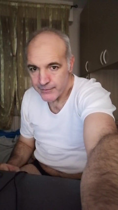 Setesesso7: Eu me masturjo enquanto estou deitado na cama