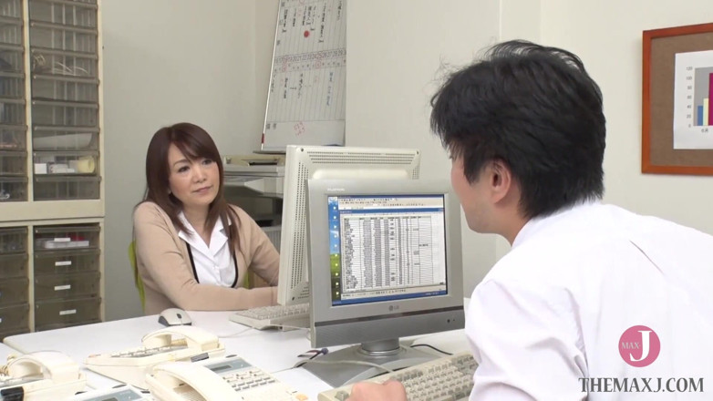 Celebrity Japan: Une femme de bureau de 50 ans ! La situation de sexe...