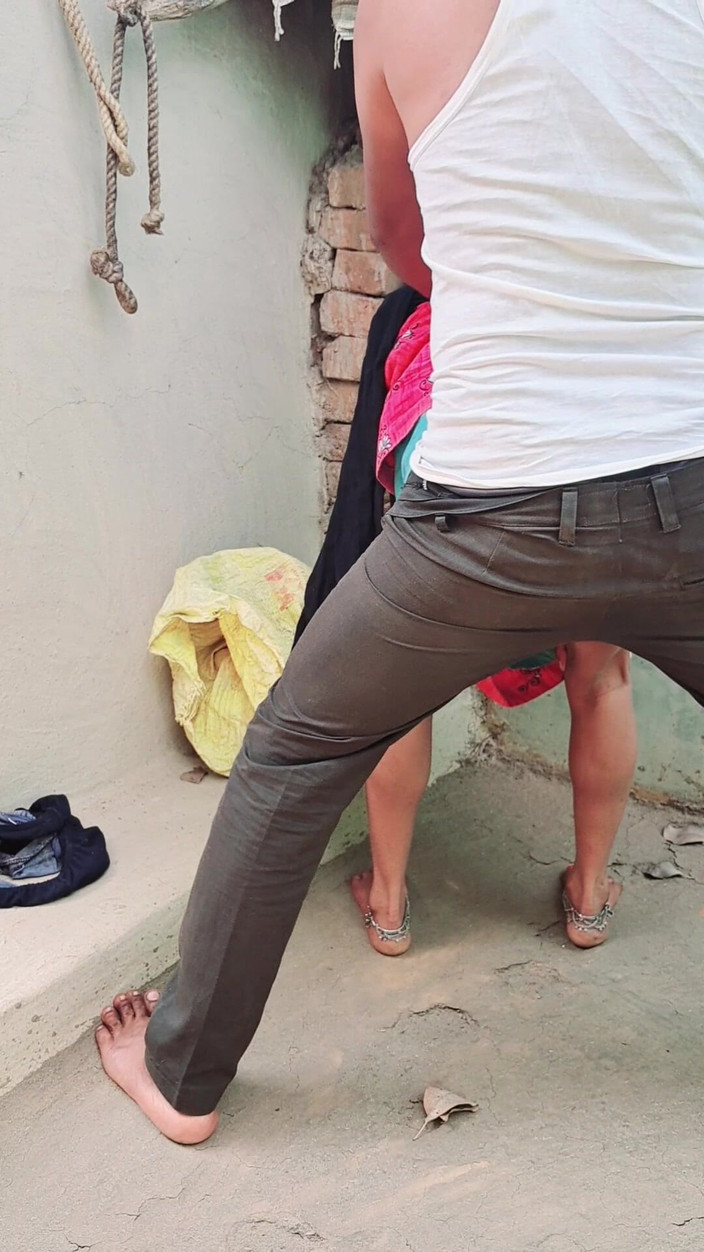 Trilokinath: 农村女友和男友在户外做爱