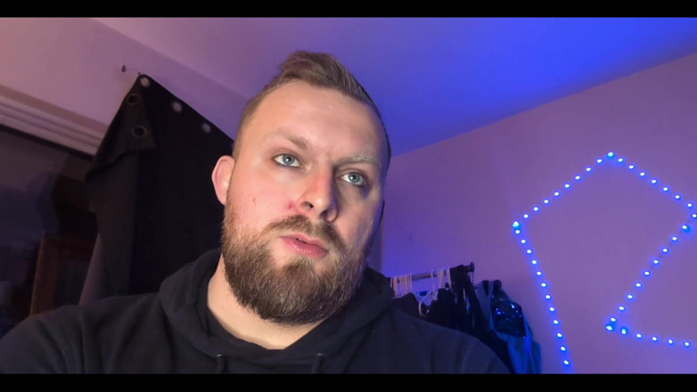 WolfgangWhite: Hetero valentão vs garoto gay em rivalidade aquecida