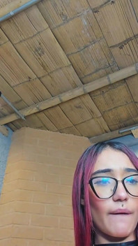 Chia Con Cabello De Color Baila Sexy Antes De Masturbarse En Camara