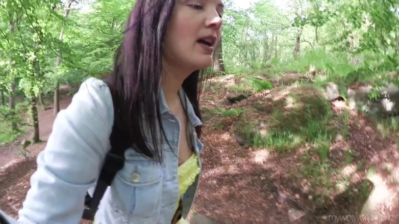 Faye Taylor: Desperate to pee in the woods No.2