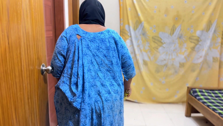 Aria Mia: Makcik Muslim Indonesia Panas Yang Tergantung Dan Pantat Besar Membersihkan...