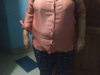 Aria Mia: Laptele mare al soției excitate tremură pentru că are nevoie...