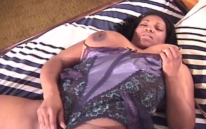 Lovers Of Vintage: Chubby Ebony Slut Showing Her Sucking Skills