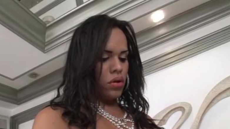Shemale videos: Andrea sexy transsexual fodida em pêlo por latino hetero