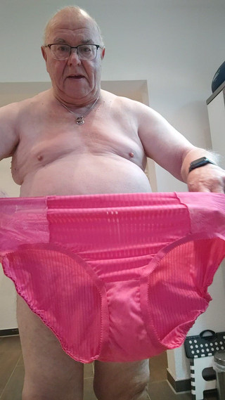 Karlchengeil: Chcací kalhotky