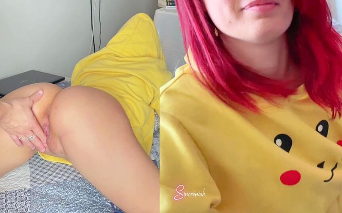 Sincroniah: Stiefzus met Pikachu hoodie pijpt me omdat ik haar helpt...