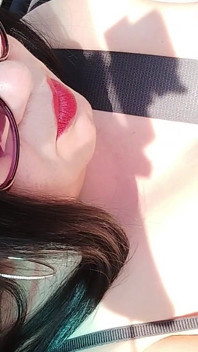Madrastra sexy y caliente, solo fanáticos en cámara lenta, en el coche