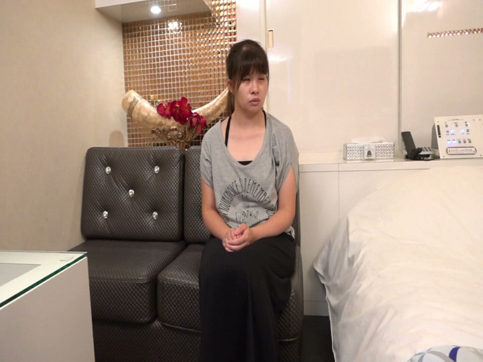 Apolix-JP: Genuine Amateur Private Filming: Aoi-chan, a Factory Worker, Has Sex...