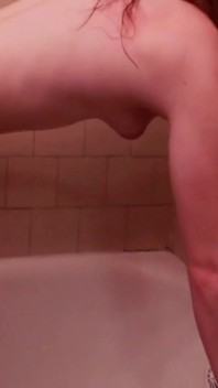 Lezbiyenler orgazm dildo anal, çift dildo küveti