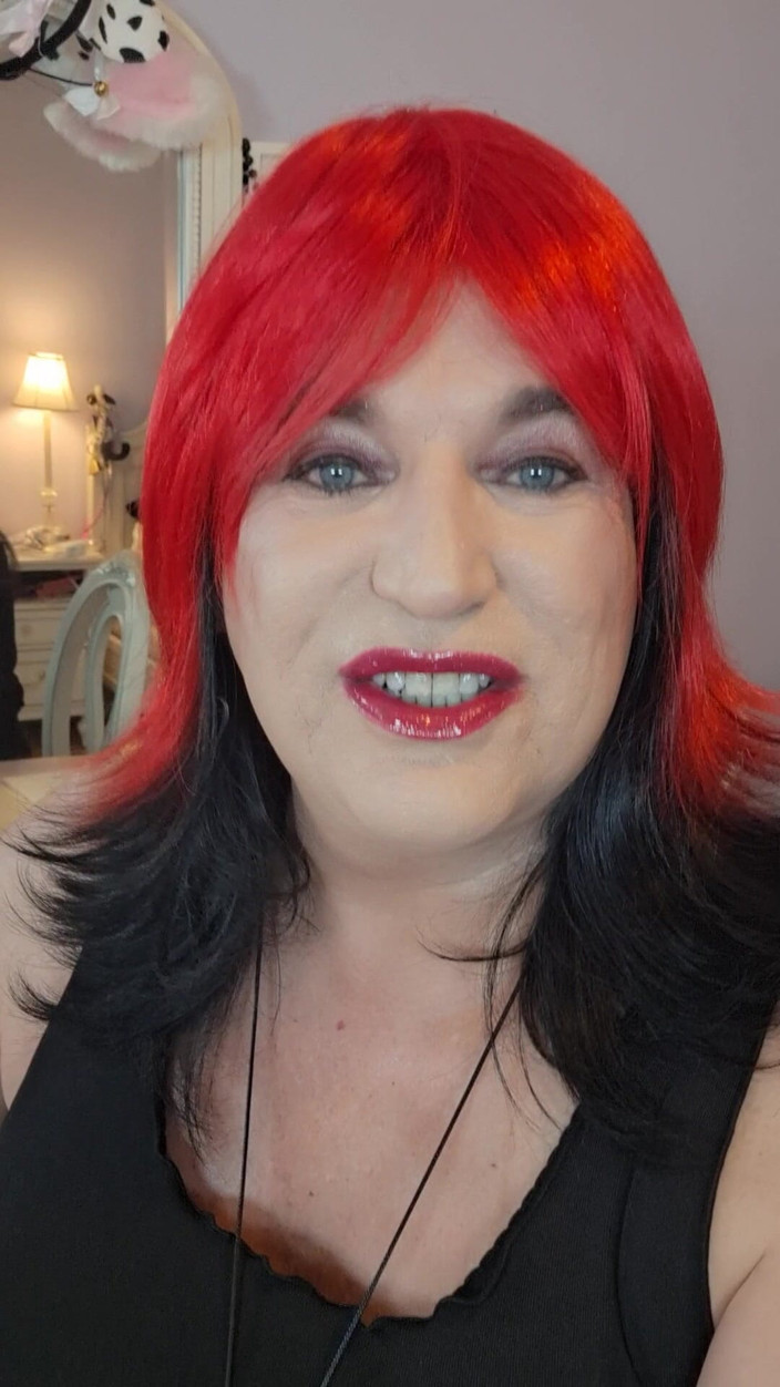 Victoria Lecherri: Do You Like My Lips?