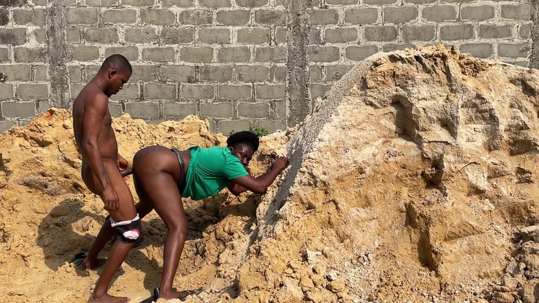 Creamyshuga: इमारत के पीछे उसकी प्रेमिका को