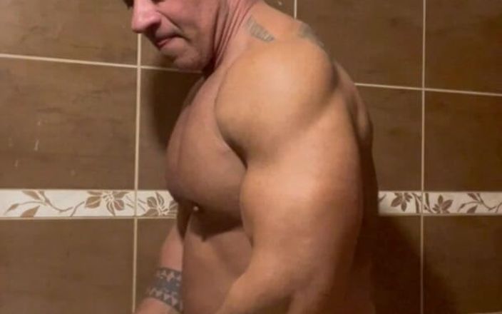 Mr. Guru: Just Some Haus Work.off Kurs w Badroom Kiedy Im Naked.shower...