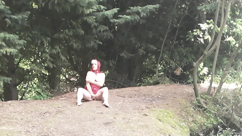 Kylie Britain Adventures: Трое - толпа