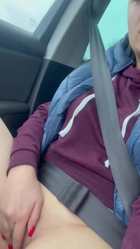 Masturbarse en el coche durante la conducción