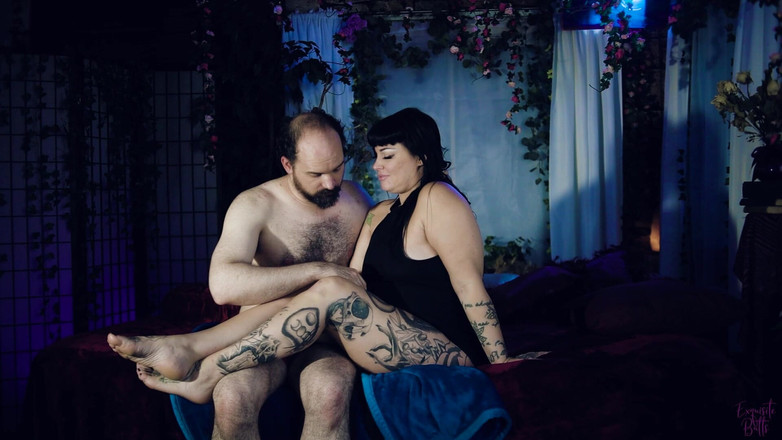 Exquisite Butts: Just Interviews - Cece Larue a Jacob Style - Strašidelné holky to...