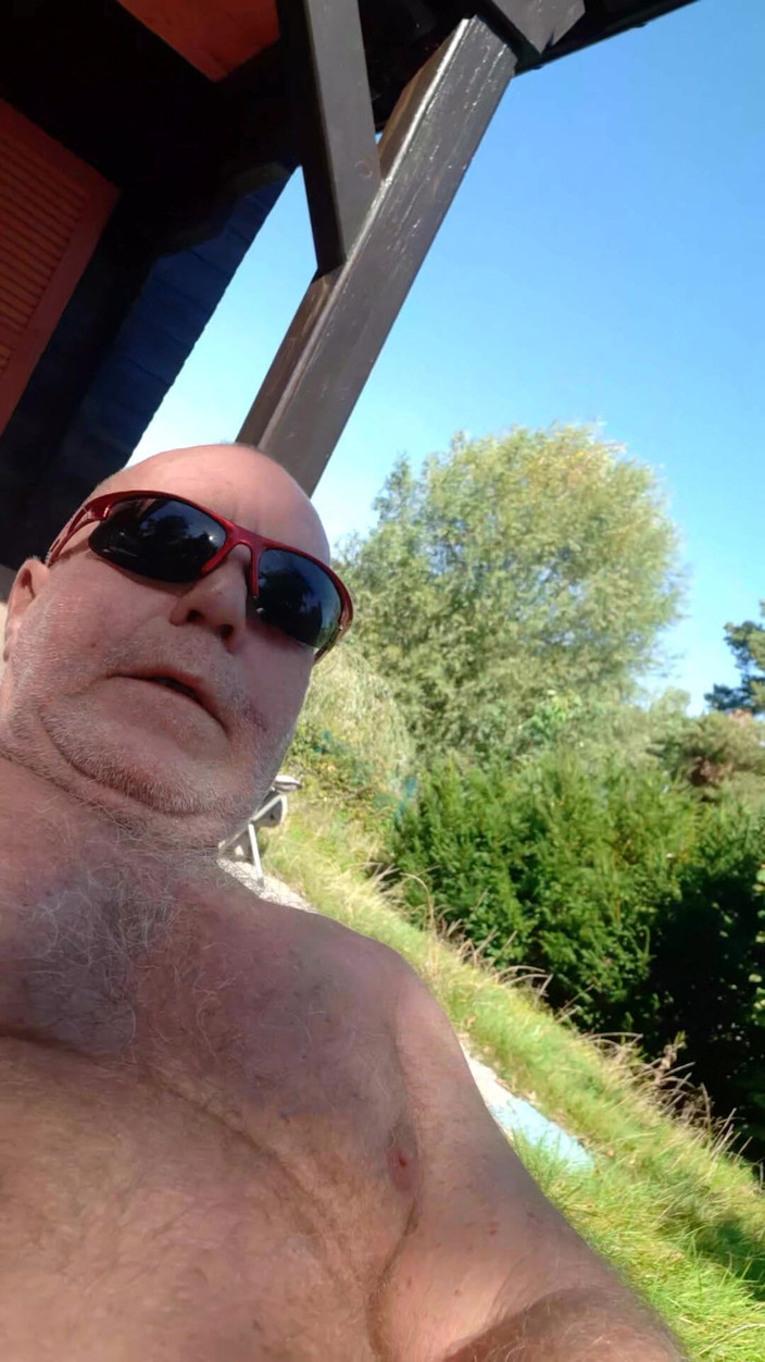 Who fucks my permanently horny anal cunt: Мастурбувати мою збуджену анальну пизду