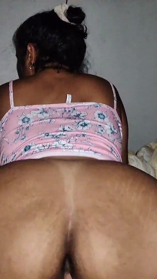 Follo a Madrastra India Su Gran Culo Grande (Parejasin limites)