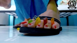 Giantess Candy Crush