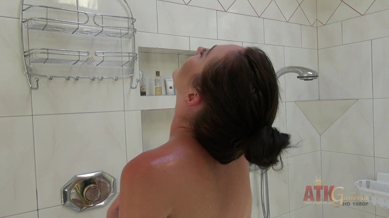 ATKIngdom Fans: Virtual date with hot brunette teen