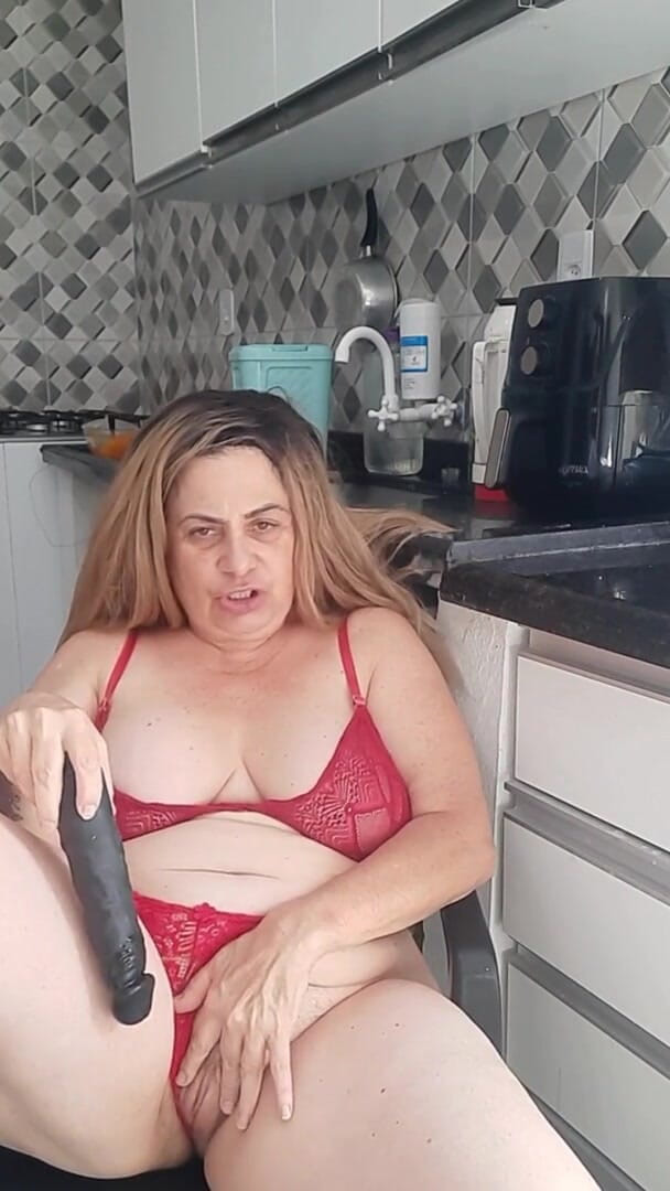 Sucking a Black Cock (Vivi guedez)