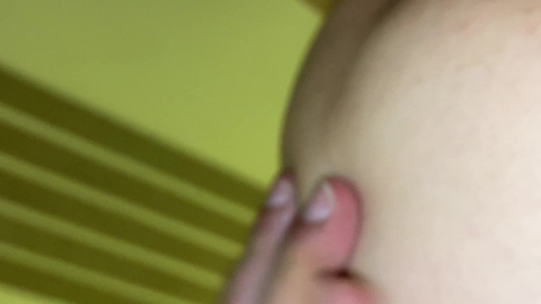Jollyfuckingoldman: Paroháč manžel nechal manželku užívat si s velkým černým pérem, část 12