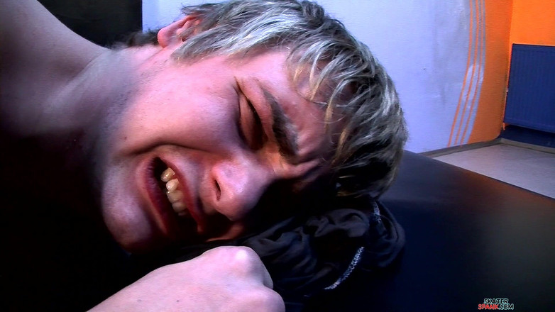 Skater Spank: Jerry merangkak timmy wanking