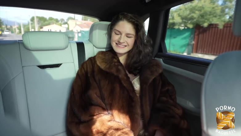 Porno Baguette: Francesca, Horny Brunette, Loves Hardcore Sexe