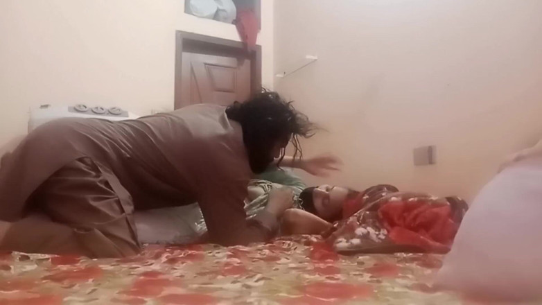 SHAKRATASNEEM: Anal sikişiyor göt deliği çok sıkı bir şekilde herd sikişiyor