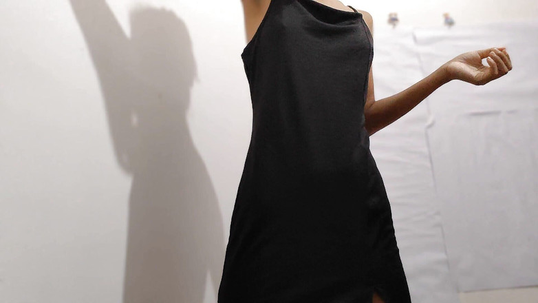 desigirl93: セクシーなパンジャブバビは彼女の毛深い茂みを披露しています