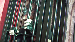 Dark Dungeon Secrets: Perverzní děvky v kožených uniformách si užívají drsnou orgii