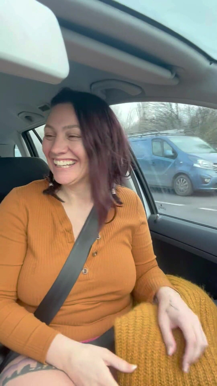 Lustful Libertines: Oldie but goldie - kencing di dalam mobil dalam cangkir