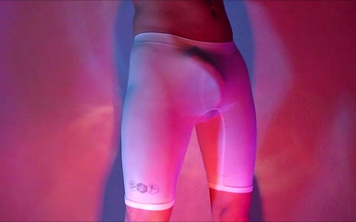 TheOldBigThing: Crescente mostro in collant - Il mio rigonfiamento erezione